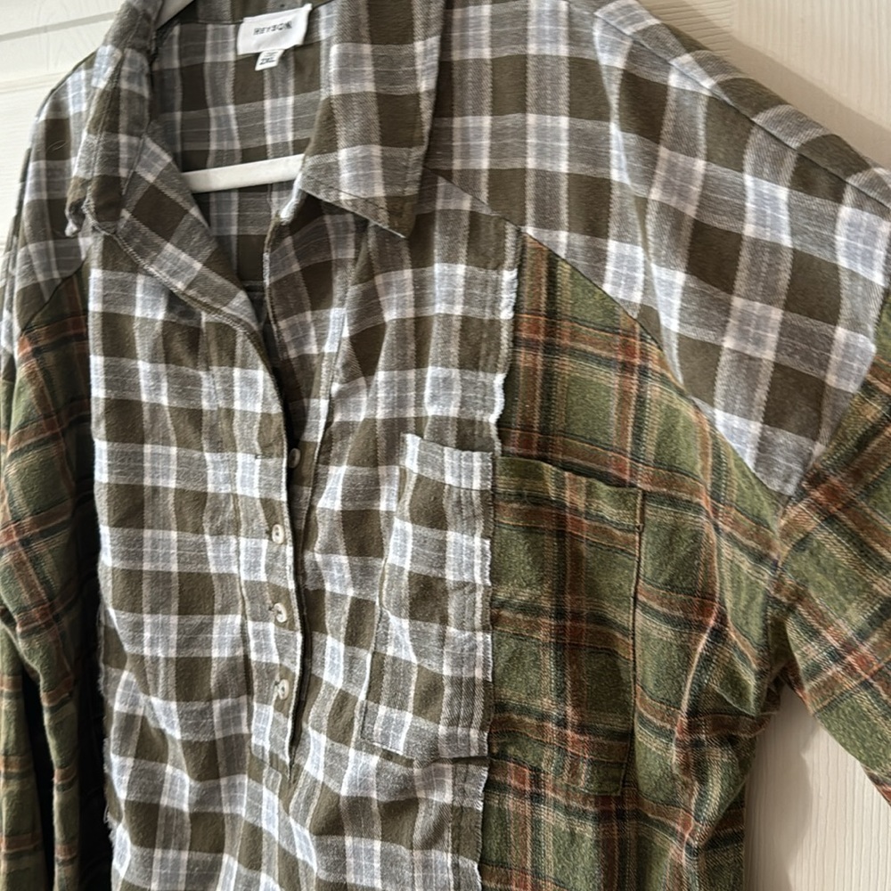 Heyson Mixed Plaid Tunic with Button front and pocket - Picture 5 of 6